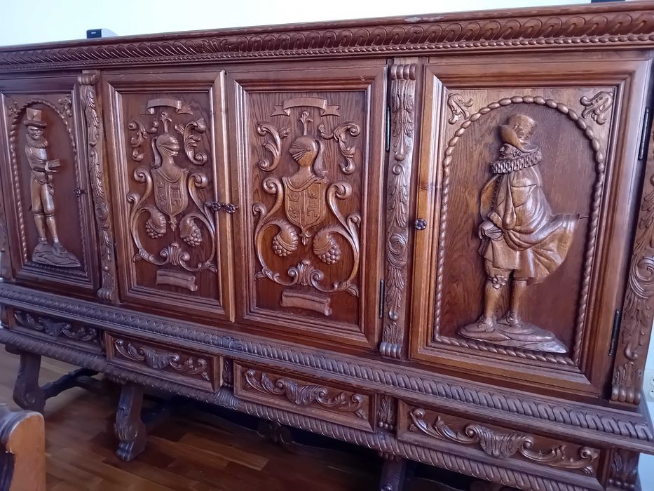 Mobila Renastere Spaniola .Corpurile de mobilier se vand si separat.