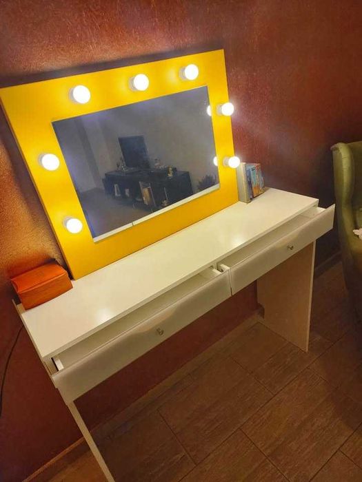 Post masa consola Oglinda Hollywood cu becuri led leduri Makeup