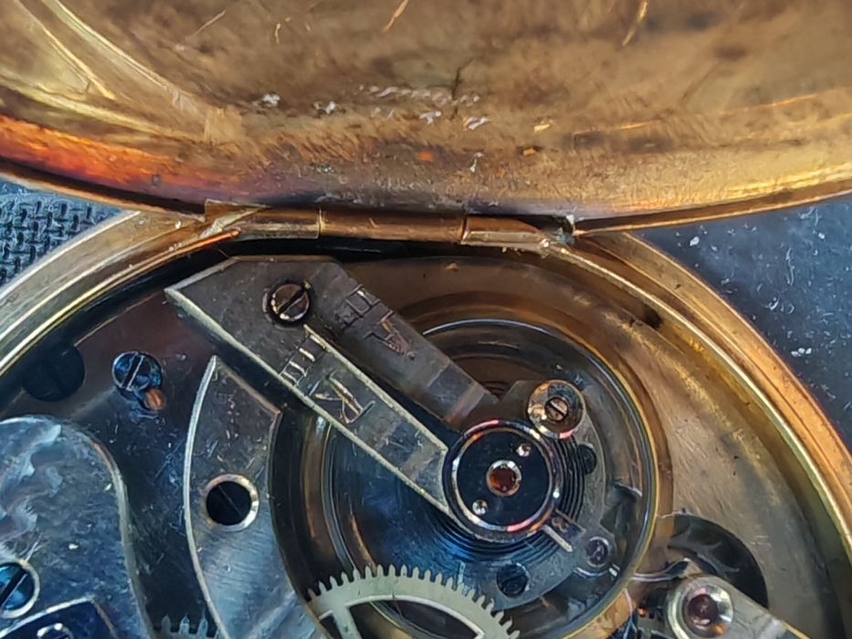 Продавам златен джобен часовник breguet