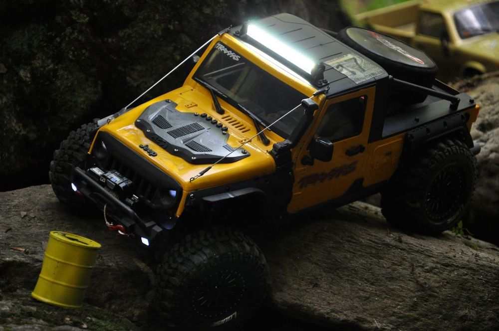 Automodel Traxxas Trx4 Defender/schimb