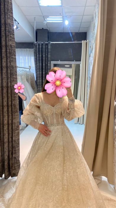 Сияющее свадебное платье