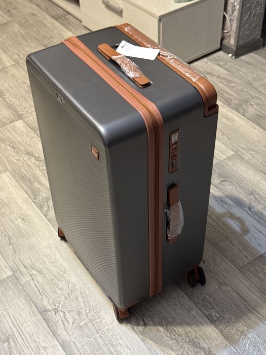 Чемодан большой, абсолютно новый