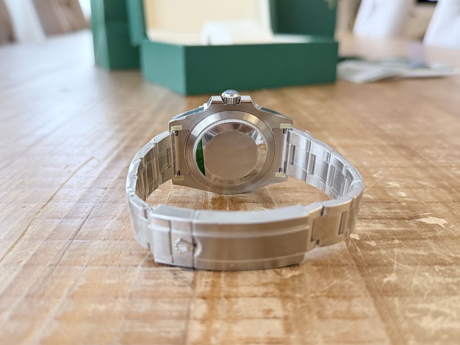 Часы Rolex Submariner “Hulk”