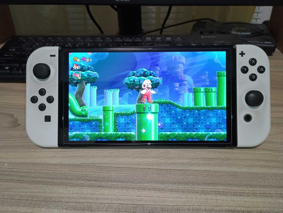 Nintendo switch OLED + бонус 4 игри