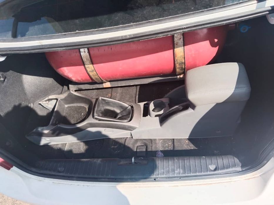 Gentra bar sotiladi holati ideal hamma natsasi joyida qirilmagan