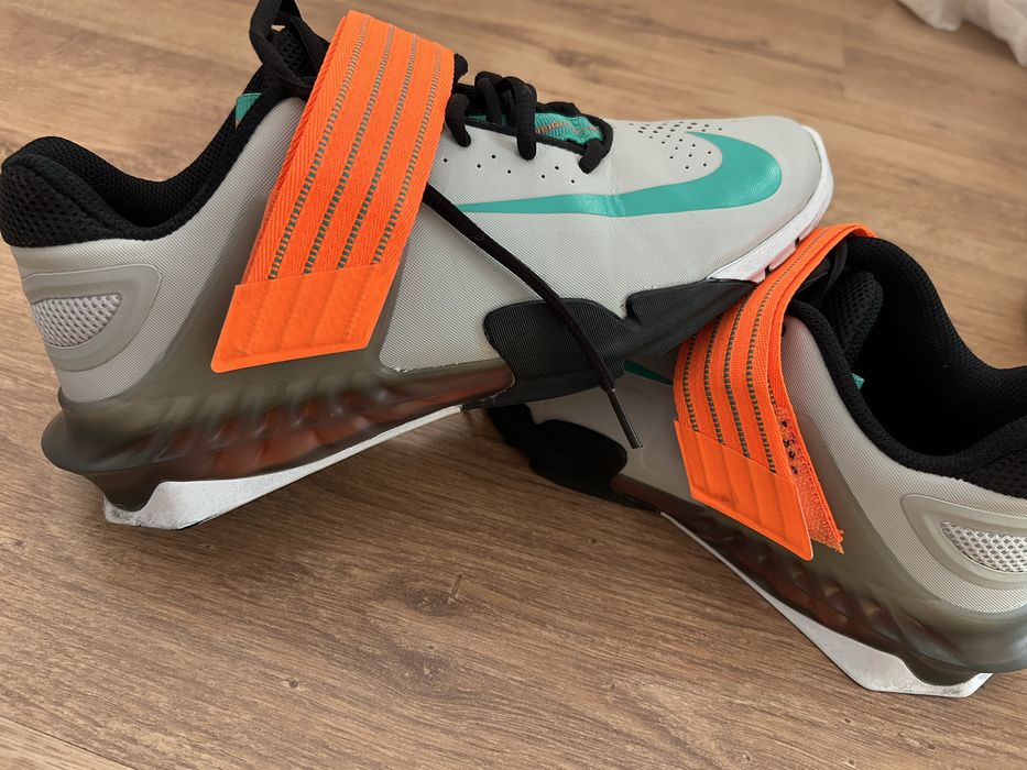 Vand adidasi Nike sport haltere