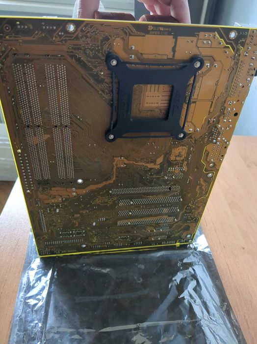 Дъно asus P5E3 V1.4, с процесор и охлаждане