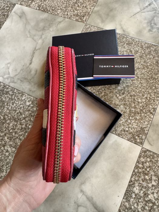 Tommy Hilfiger оригинален портфейл, червен, като НОВ