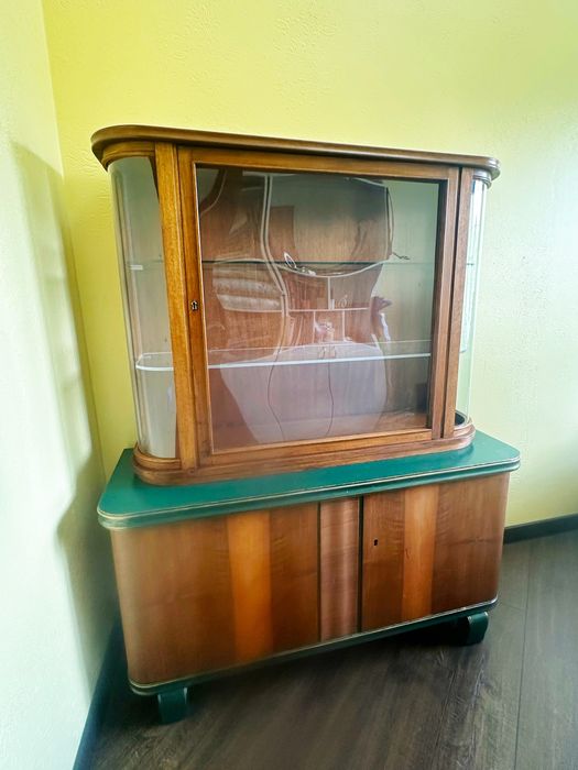 Продам винтажную витрину Лейпциг