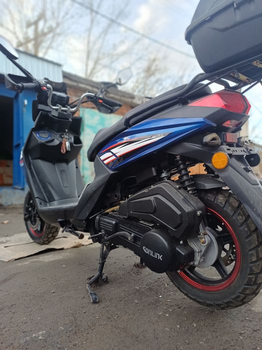 Продам скутер новый