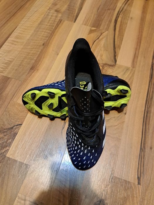 Ghete fotbal cu crampoane