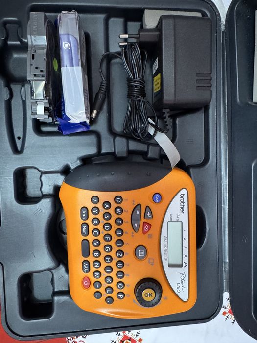 Aparat de etichetat Brother P-touch PT-1260