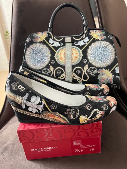 Срочно Продам красивый набор набор