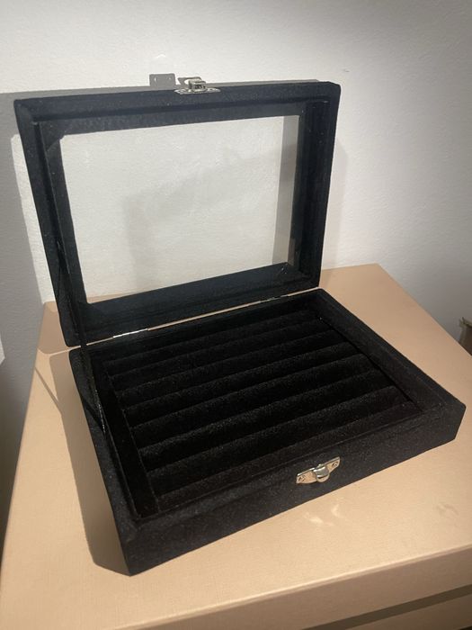 Cutie mare de bijuterii de catifea noua