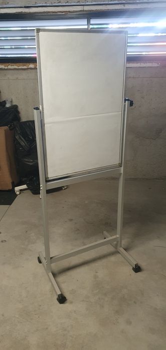 Tabla magnetica si de scris stil flipchart pentru birou