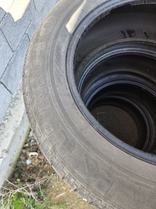 Шины 4 штуки. 17/60/235