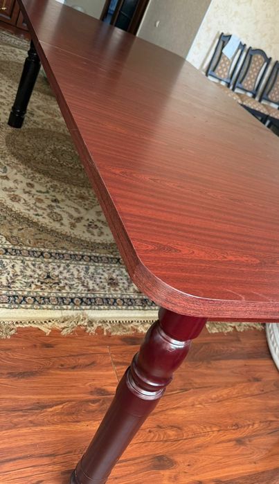 Стол обеденный на 12 персон