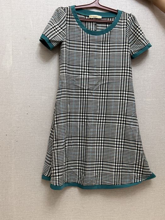 Платья женские 42-44 размера