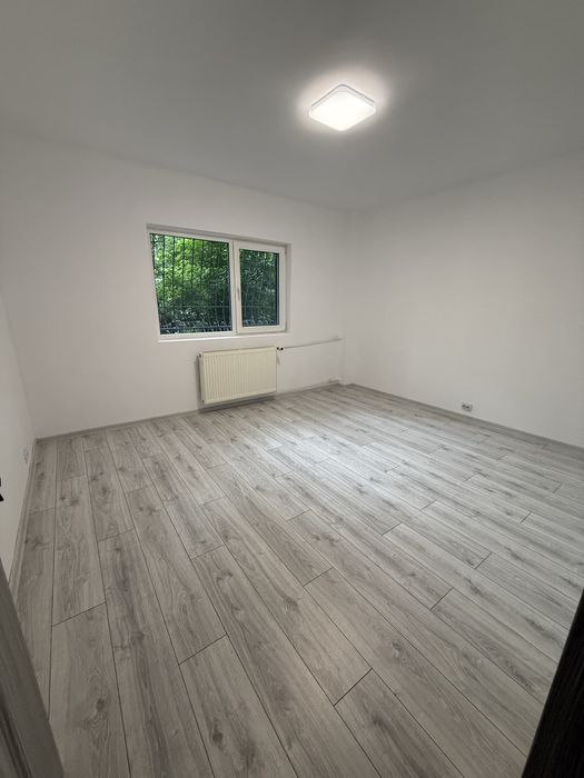 Inchiriez apartament 3 camere sector 2, direct proprietar