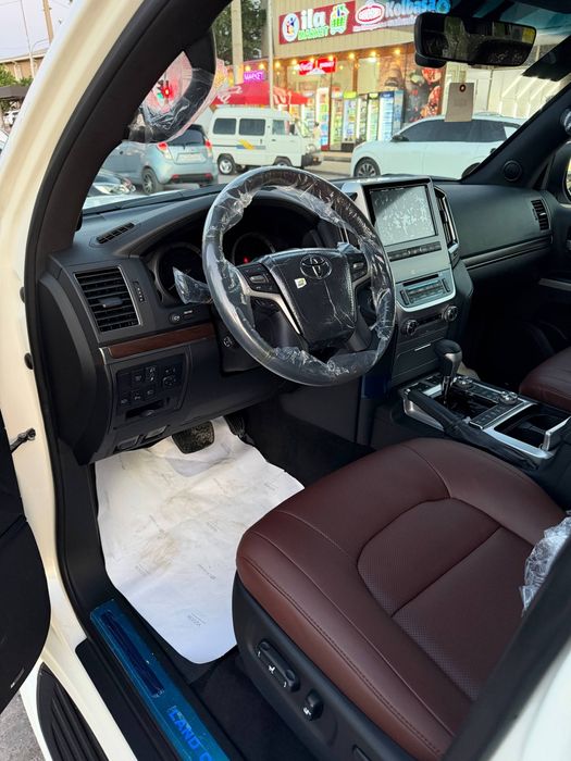 Toyota Land Cruiser 200 2021 — 5