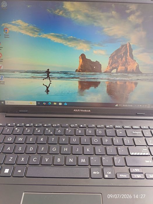 Notebuk sotiladi