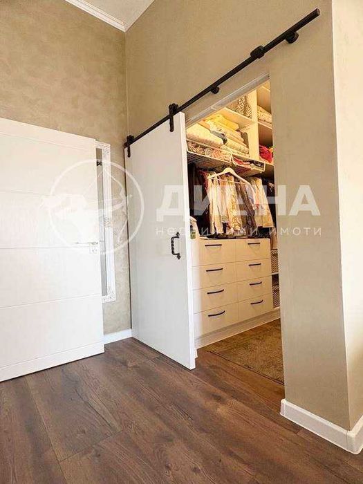 Продава се Тристаен апартамент в Пловдив, Кючук Париж - 195 кв.м за 1257 €/кв.м - Снимка #10