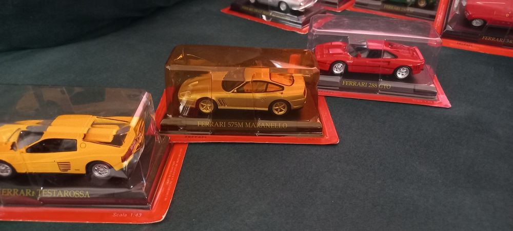 Ferrari  scara 1:43