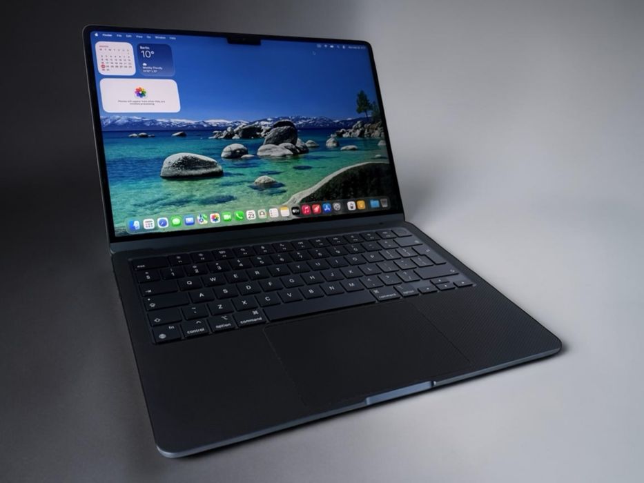 KATO НОВ! Apple MacBook Air 13 M2 2022 8RAM 256GB Midnight Гаранция!