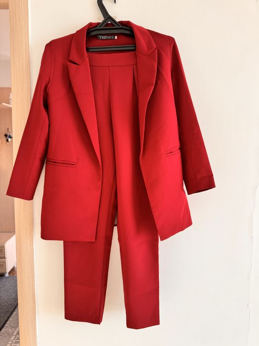 Продам костюм двойка срочно