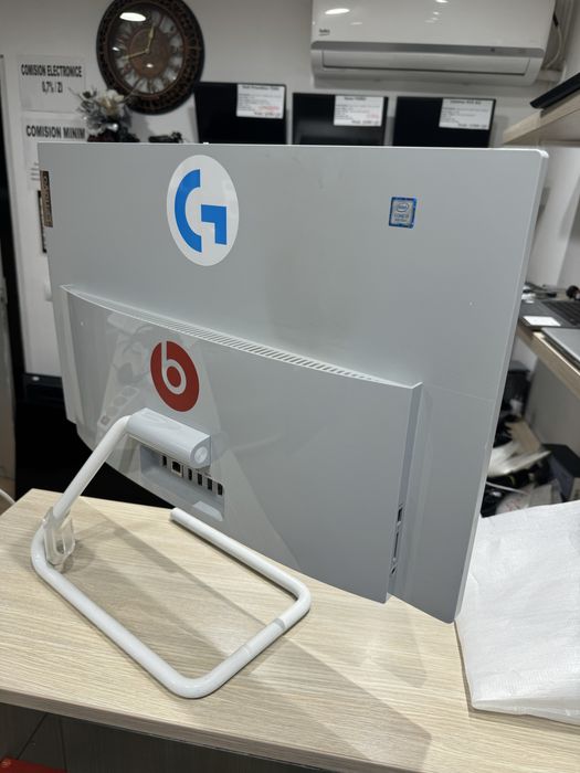 Sistem All-in-One Lenovo intel i3-8145U 24 inch, 1TB + 128GB SSD