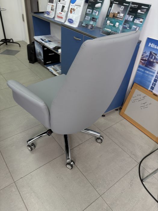 Директорски стол Leo