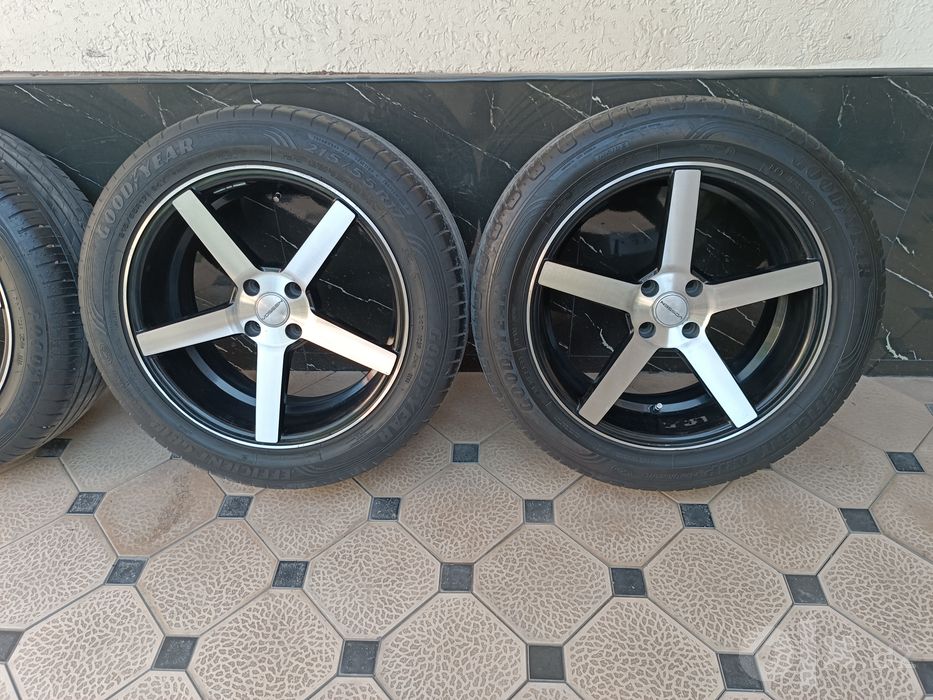 Vossen Diska Balon Sotiladi 215 55 R17 Holati Yaxshi
