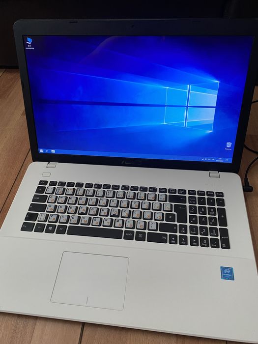 Продается ноутбук ASUS F751S
