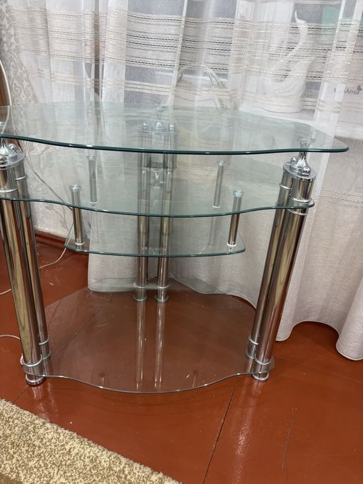 Стеклянная подставка для телевизора