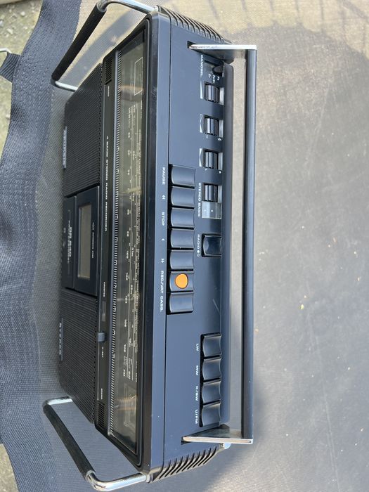 Radio casetofon grundig rr 640 Profesional