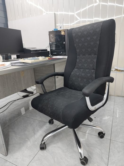 Ofis kreslo sotiladi