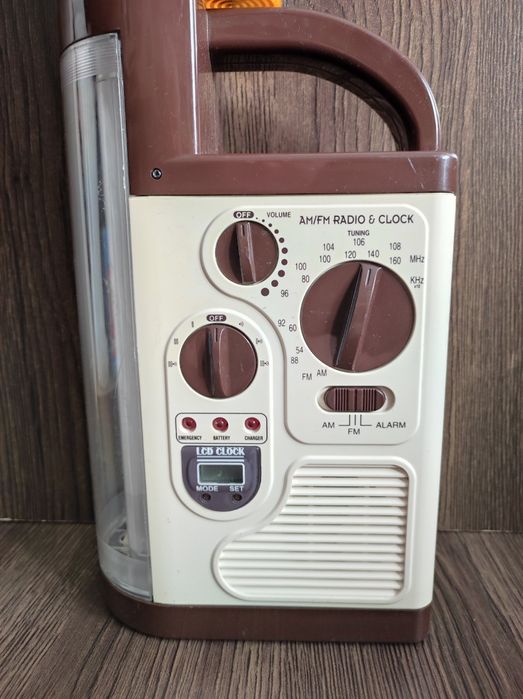 Акумулаторен Радио / Фенер - 6 в 1