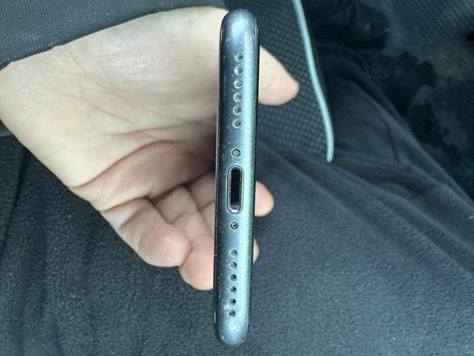 Продам apple iPhone 8 память 64 гб