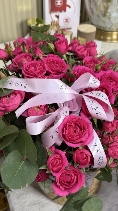 Корзина кустовых роз