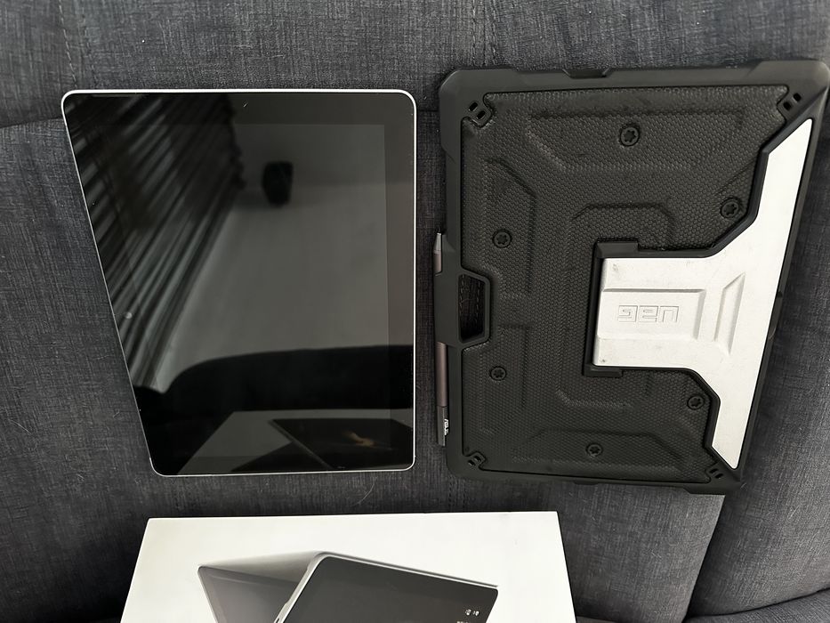 Microsoft Surface Go tableta
