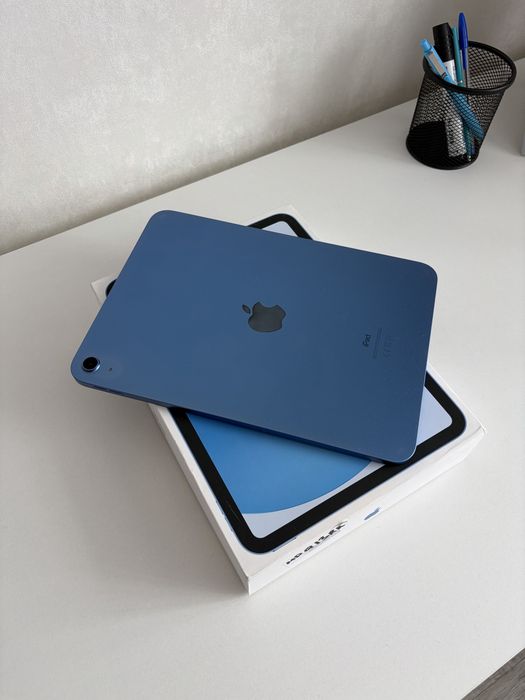 iPad 10 (10.9”, 64GB, Wi-Fi)