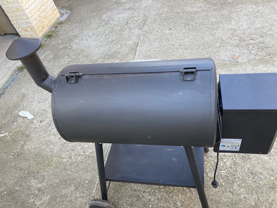 Smoker/ gratar / afumatoare pe peleti