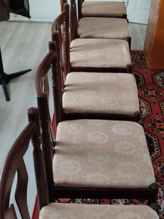 Продам стулья деревянные