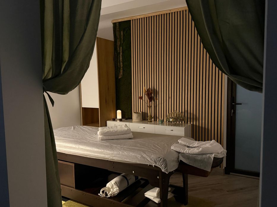 Pat  masaj fix salon + set complet prodoape si halate