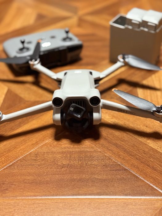 DJI Mini 3 Pro + Fly More Combo – Stare Impecabilă, Ca Nouă!