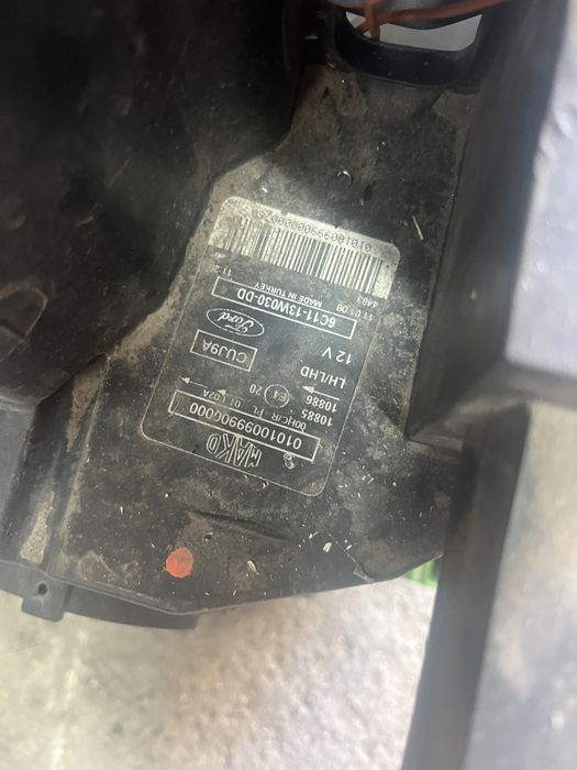 Ляв и десен Фар Ford Transit