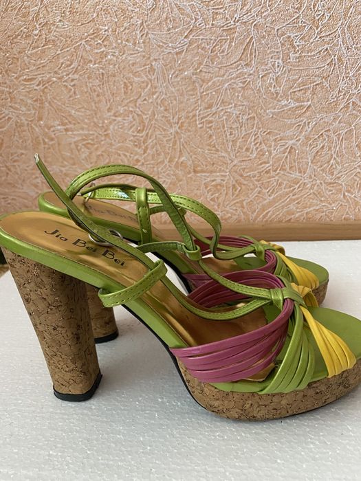 Продам обувь женскую недорого