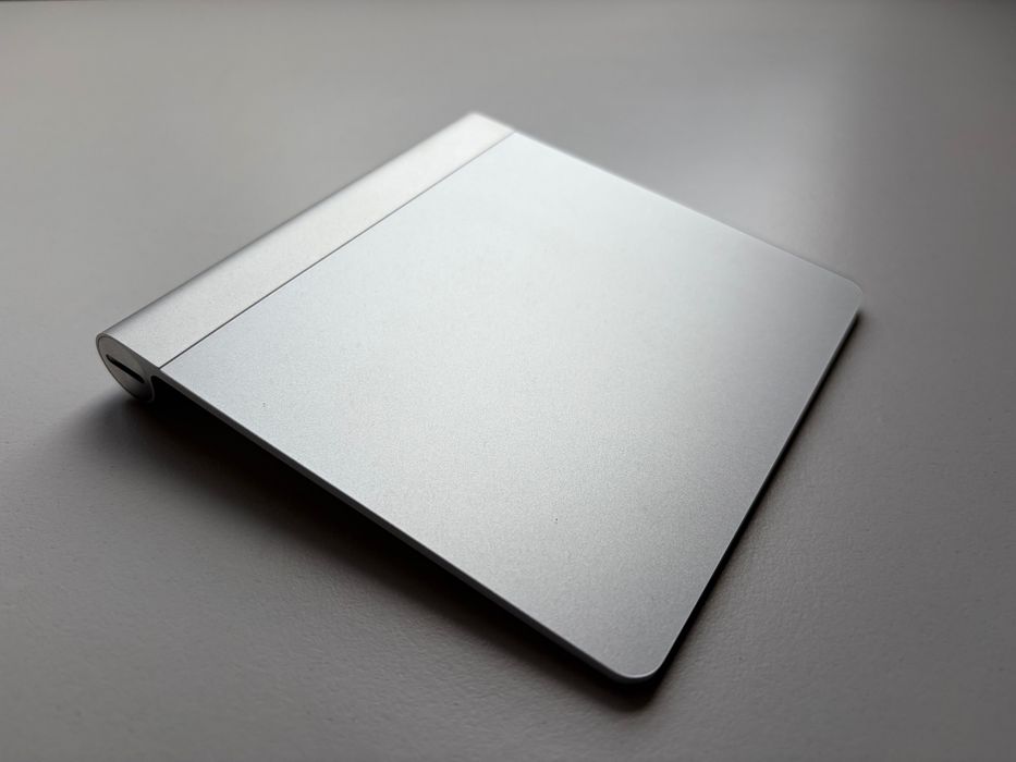 Apple Magic Trackpad A1339 – оригинален безжичен тракпад, работещ