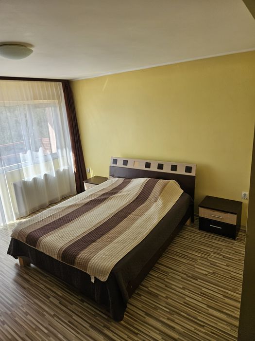 Inchiriez apartament