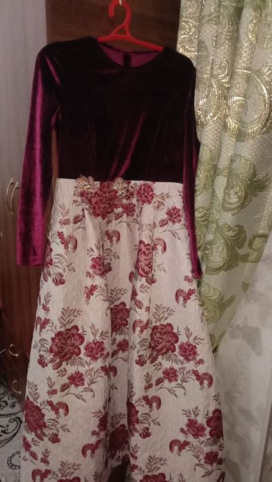 Ayollar kiyimi toʻy liboslari